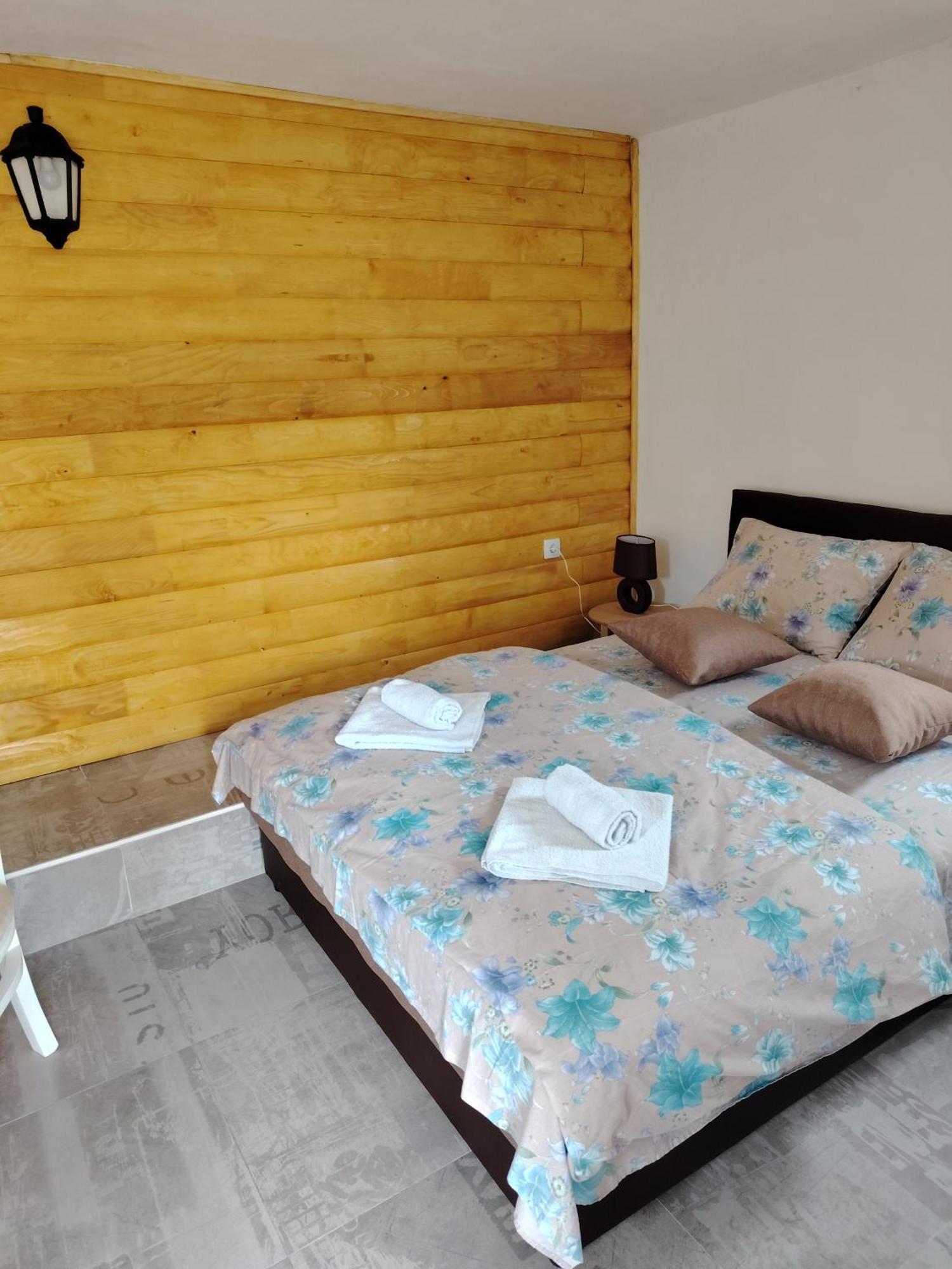 Rural Resort Tron Плужине Экстерьер фото